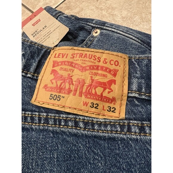 Levi's Other - Levis Jeans Mens 32x32 505 Blue Medium Wash Blue Straight Leg Regular Fit NEW